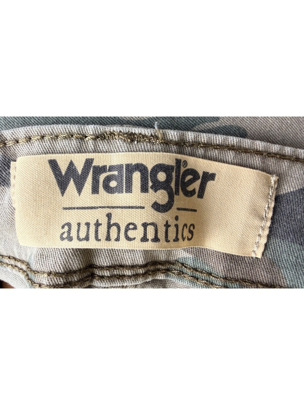 Wrangler Authentics Men's Camo Cargo Shorts Size 46 Style 10 - Picture 4 of 5